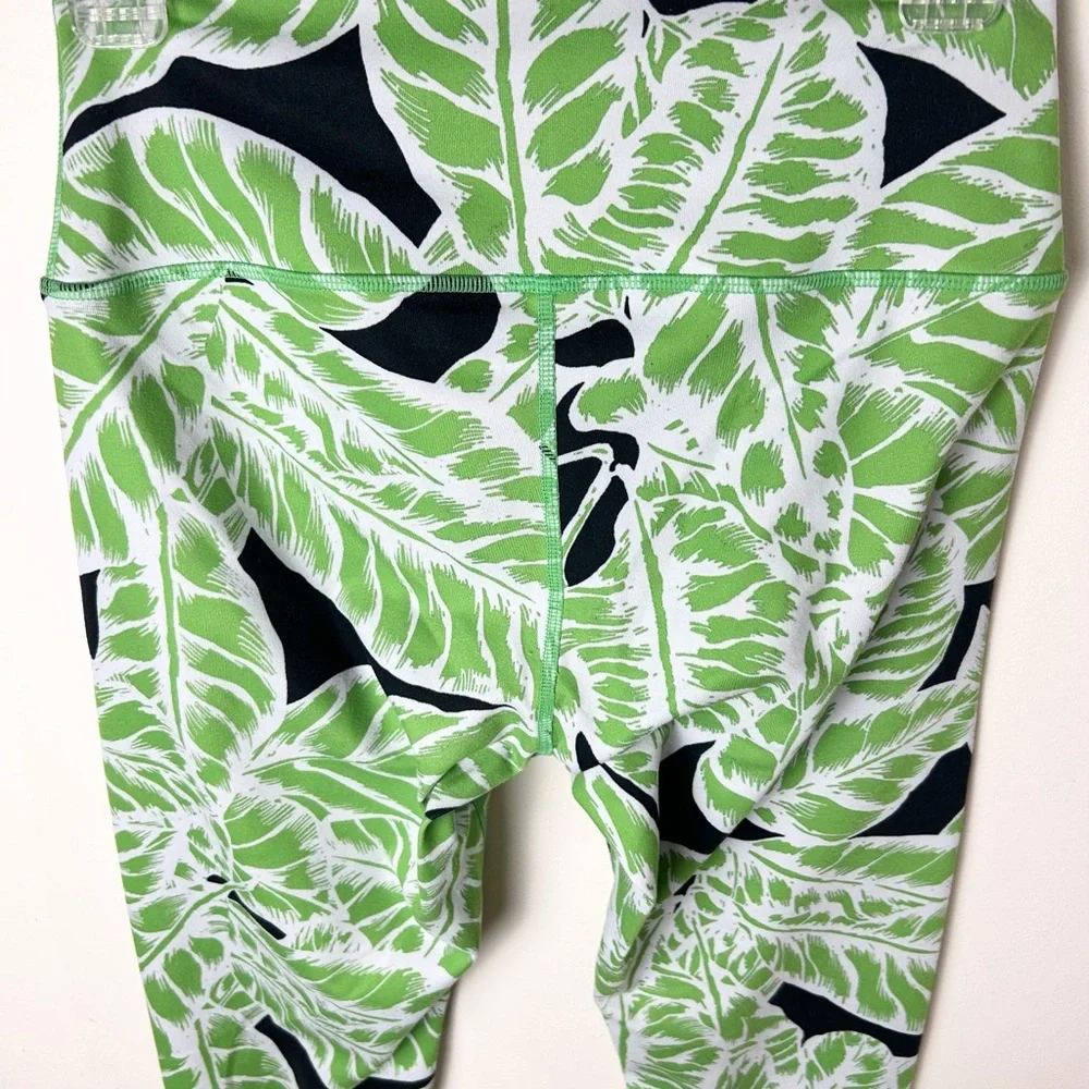 ALO Yoga Leggings Women's M High‎ Waist Capri Green Palm Springs Athletic Gym
